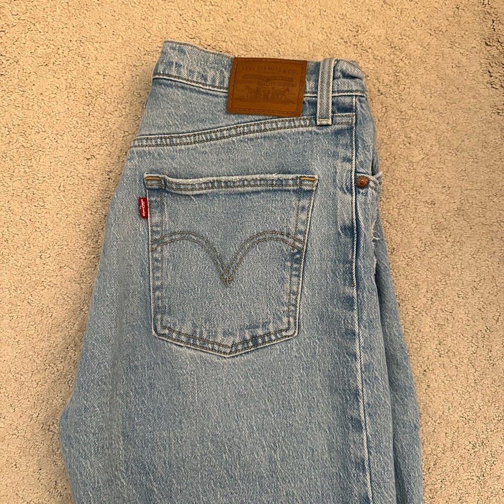 Levi’s Ribcage Ankle Straight Jeans